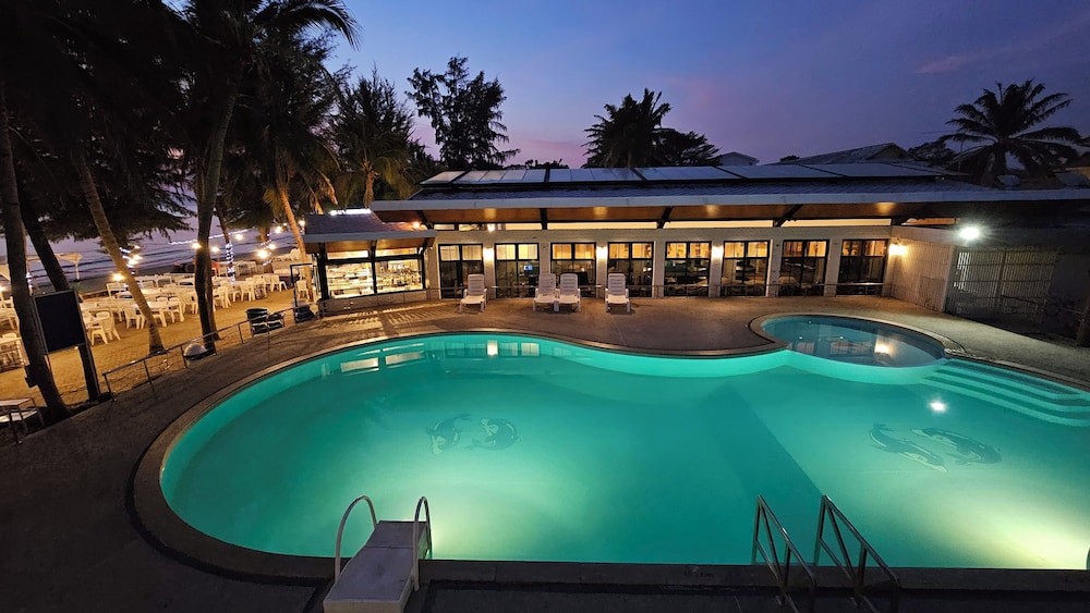 Chaolao Tosang Beach Hotel in Tha Mai, Thailand