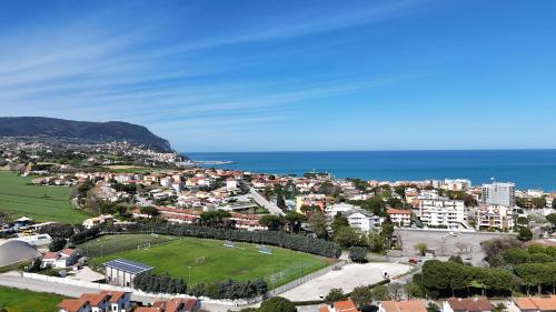 Marcelli deliziosa villetta vista mare M390 — 4-Star Luxury Hotel in Marcelli, Italy