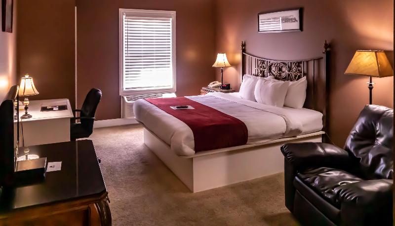 Depot Inn and Suites - photo 14