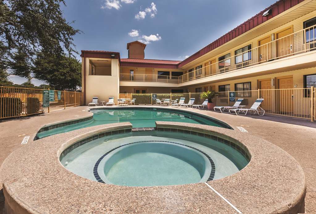 La Quinta Inn by Wyndham San Marcos - photo 12