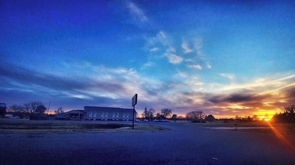 Park View Inn & Suites Hoisington - photo 59