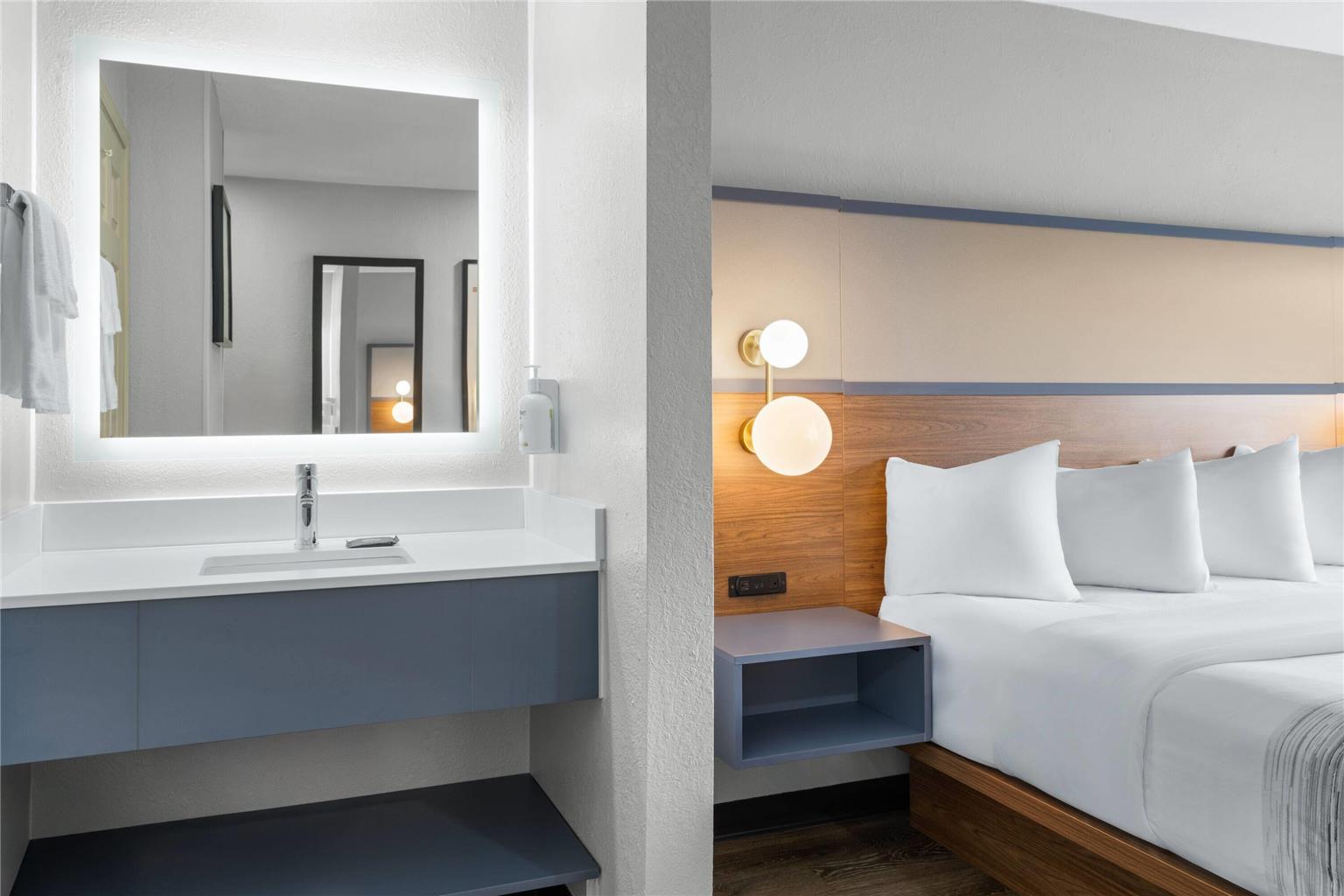 AmericInn by Wyndham Urbana Champaign University Area - photo 17