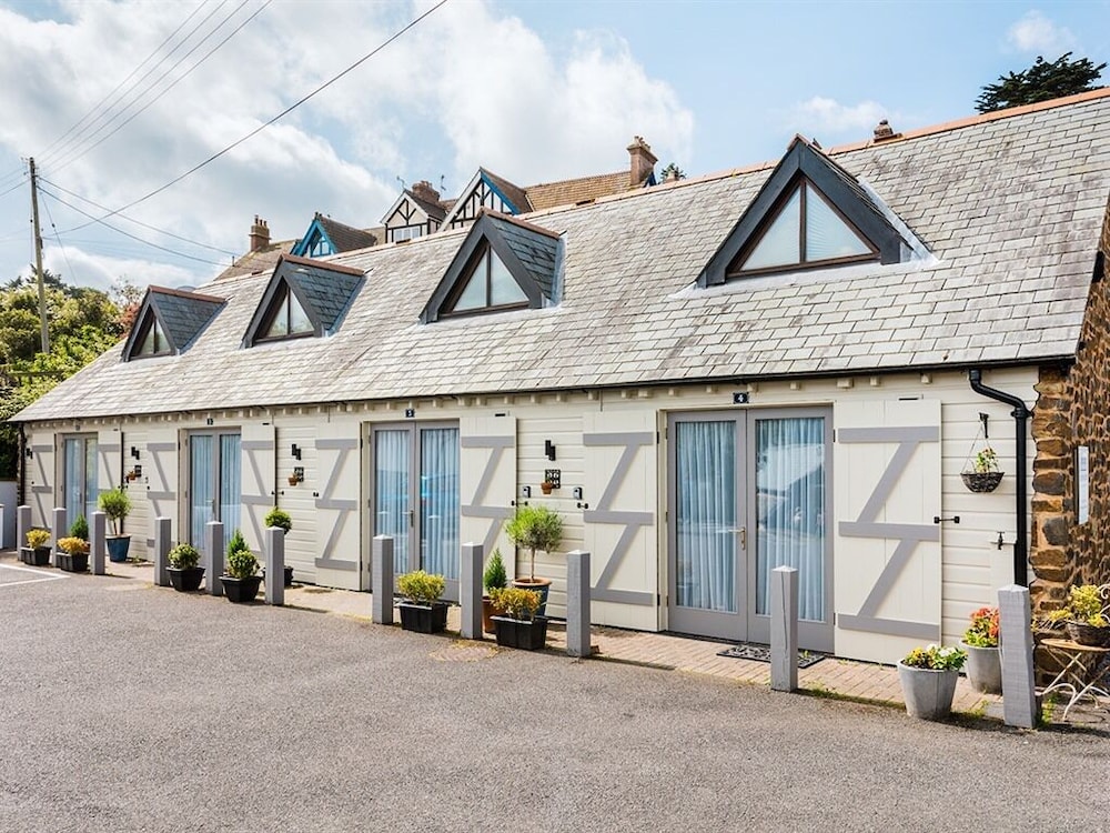 Ships Mews - carbon neutral hotel in Porlock