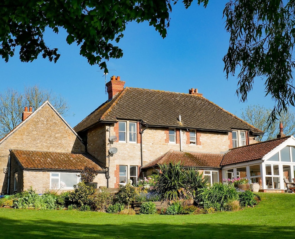 The Place To Stay — 5-Star Luxury Hotel in Frome, United Kingdom