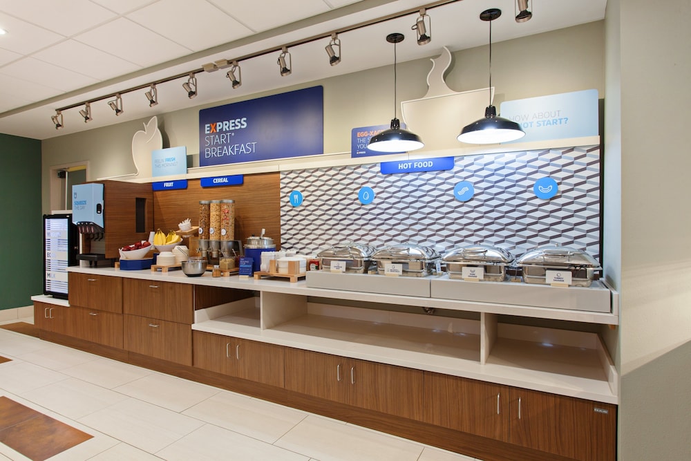 Holiday Inn Express & Suites San Antonio North Windcrest by IHG - photo 23