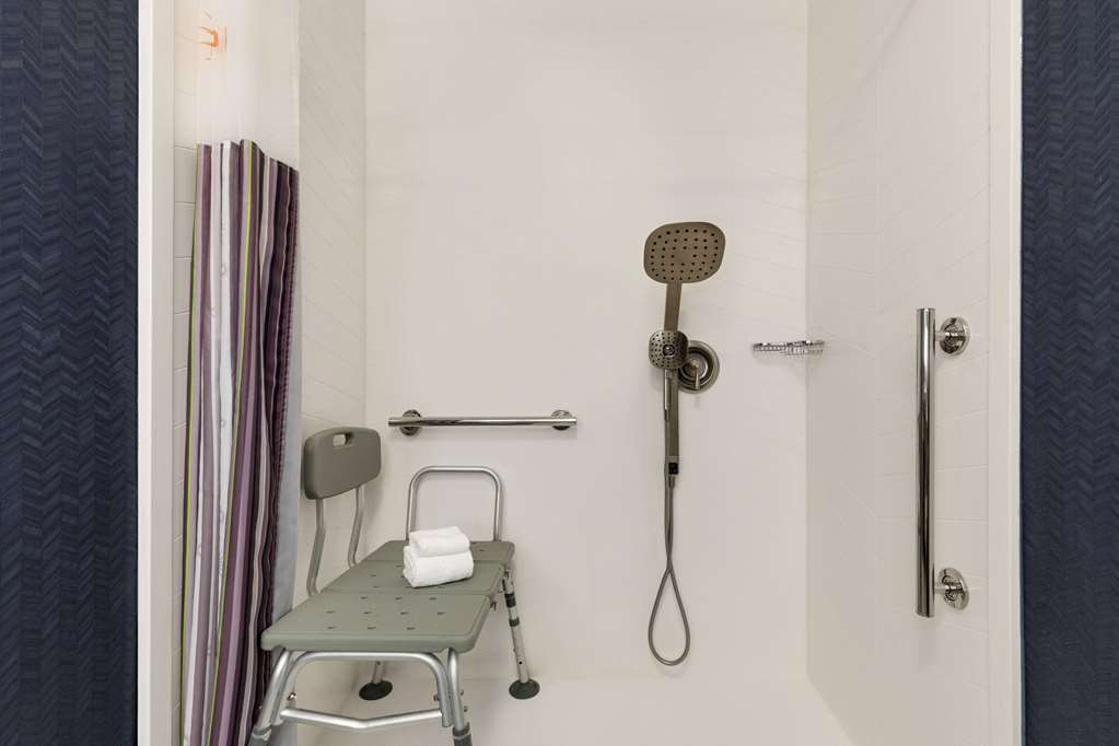 La Quinta Inn & Suites by Wyndham Austin Southwest - photo 11