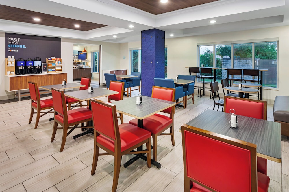 Holiday Inn Express Hotel & Suites Chicago South Lansing by IHG - photo 33