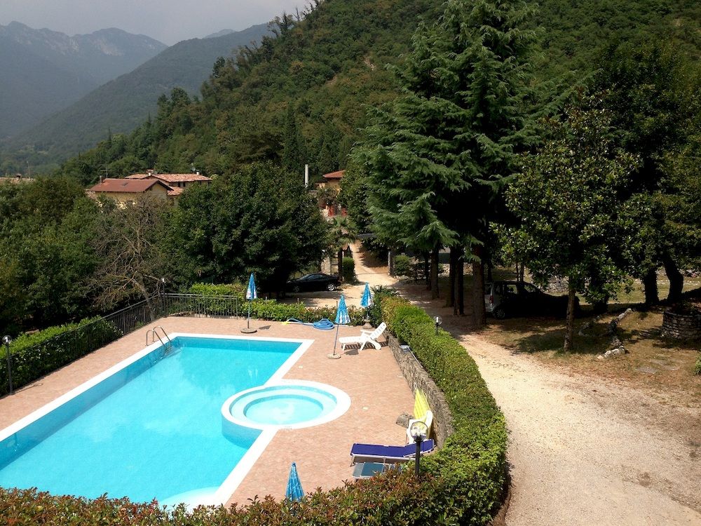 Albergo Ristorante San Michele — hotel in Gardone Riviera