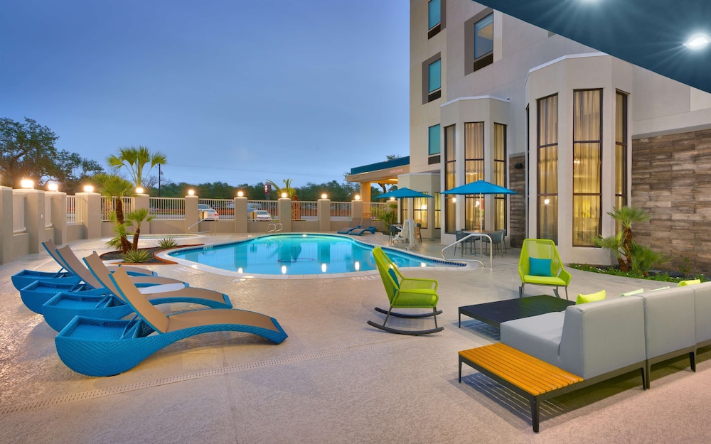 Hampton Inn & Suites Rockport Fulton - photo 46