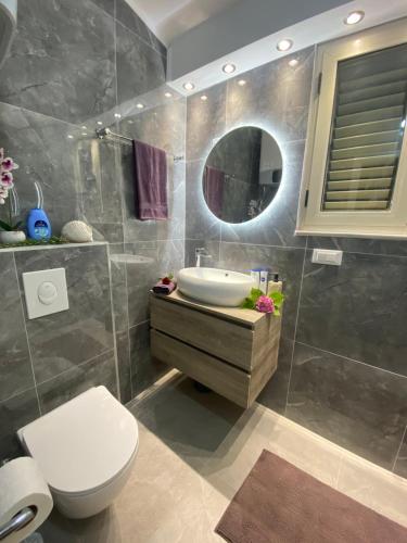 White Sapphire Apartment