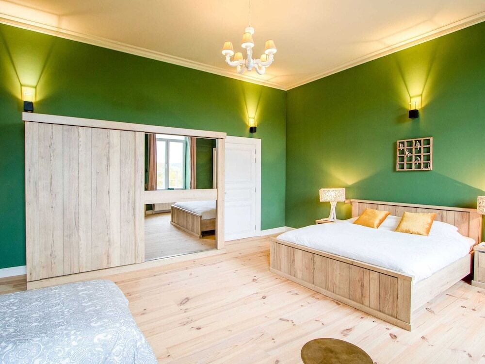 Wellness Castle With Cinema Bliss — 4-Star Luxury Hotel in Gesves, Belgium