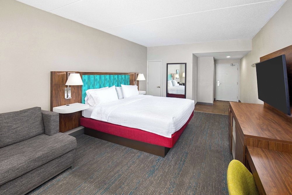 Hampton Inn Selma - photo 16