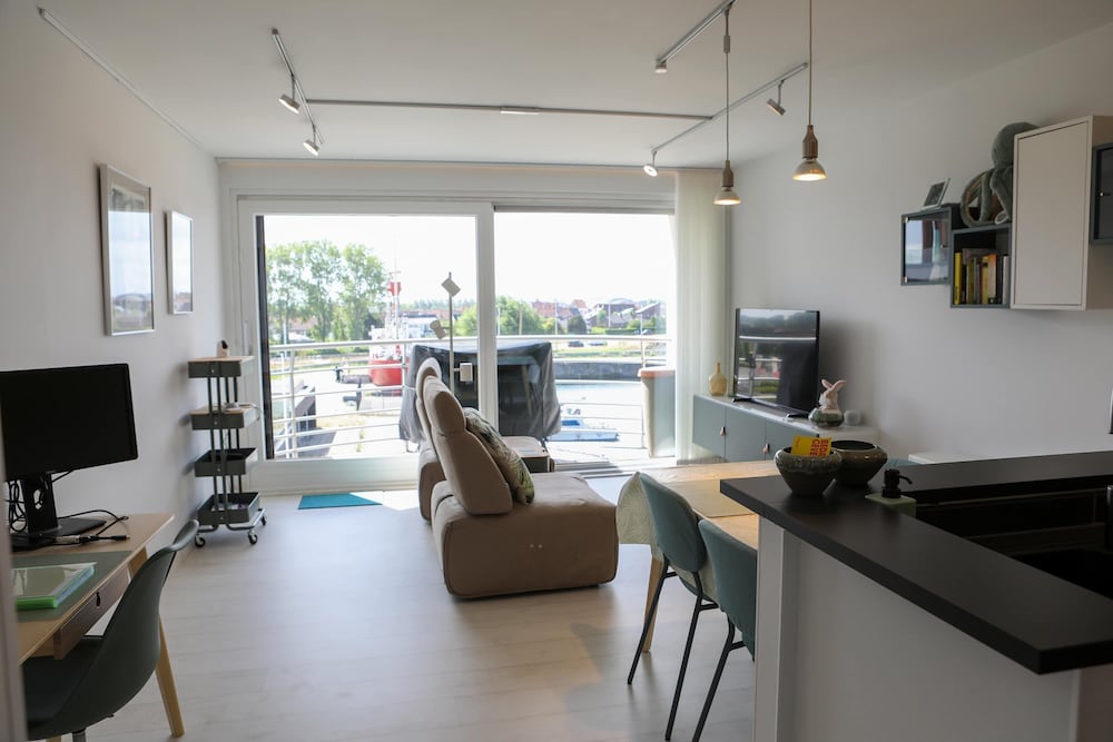 Harbour View Stay Stylish apartment with stunning views in the marina of Zeebrugge — 4-Star Luxury Hotel in Zeebrugge, Belgium