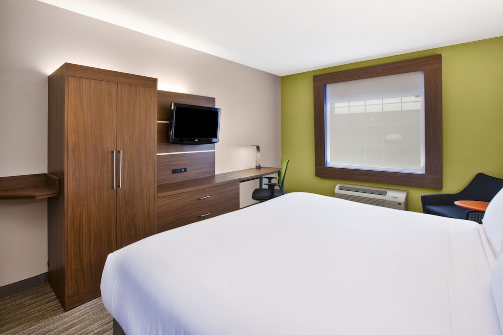Holiday Inn Express & Suites Manchester by IHG - photo 14