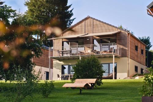 Bleibe Vier Ferienwohnungen — 5-Star Luxury Hotel in Wunsiedel, Germany