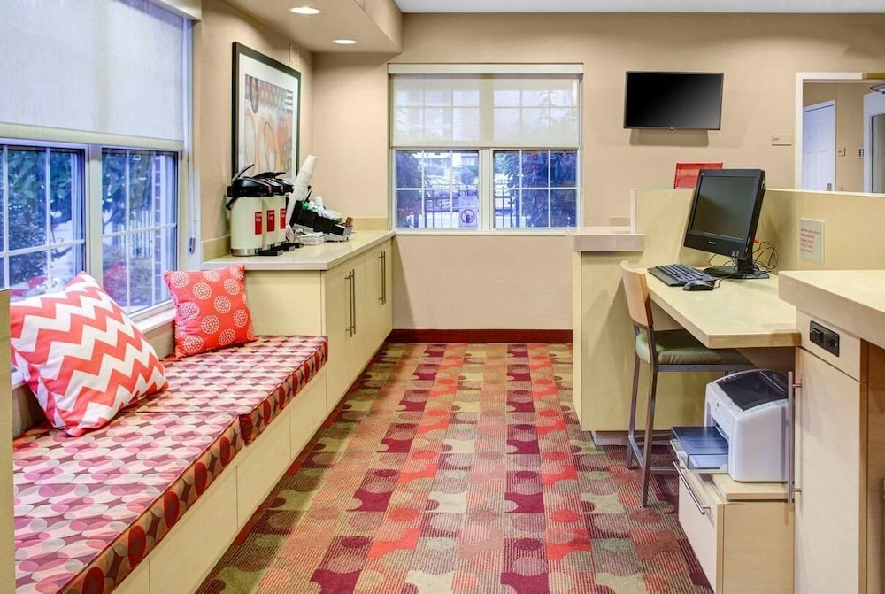 Hawthorn Extended Stay by Wyndham Cincinnati NE Mason - photo 24