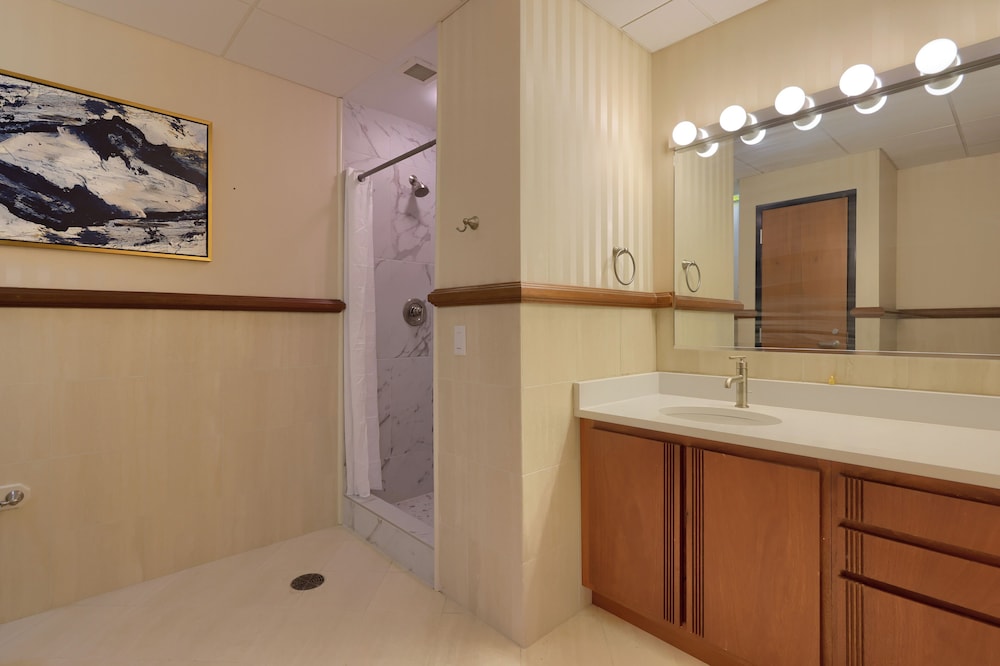 The Executive Suites and Venue - photo 73