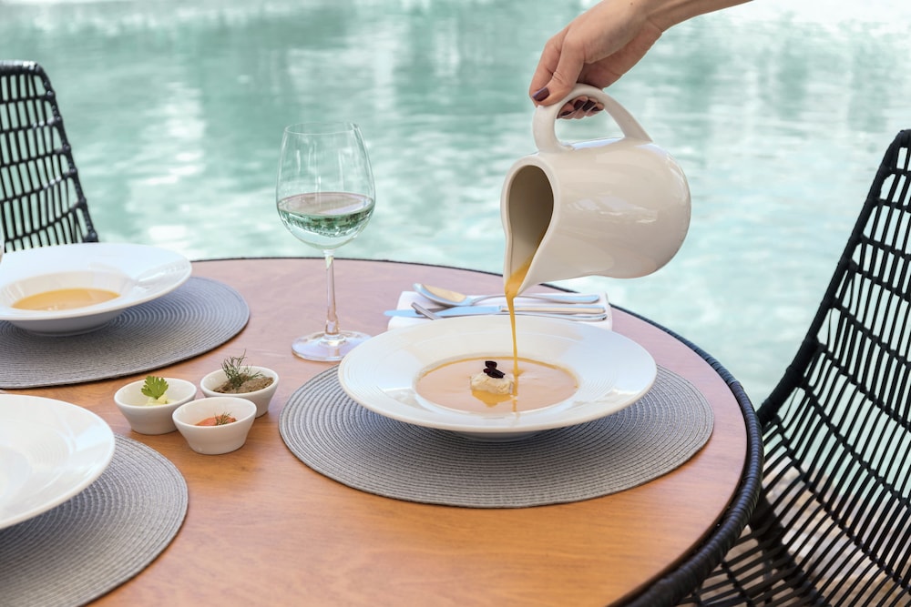 מזון ומשקאות