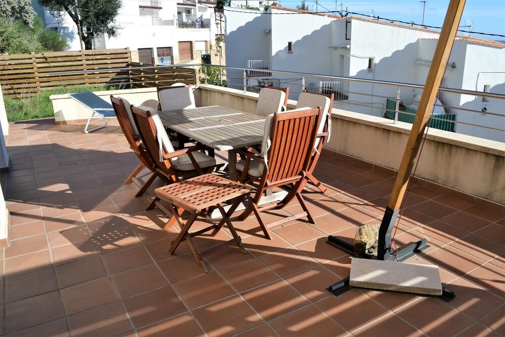 Cau Del Llop 5 — hotel in Llanca