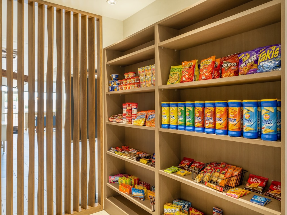 Holiday Inn Express & Suites Watertown by IHG - photo 35