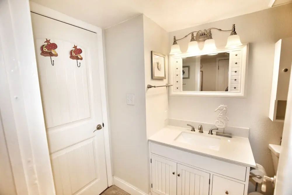 0702 Waters Edge Resort 2 Bedroom Condo by RedAwning - photo 15