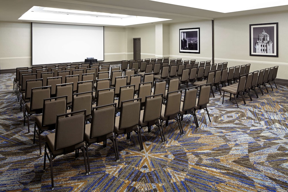 Embassy Suites by Hilton Los Angeles International Airport North - photo 35