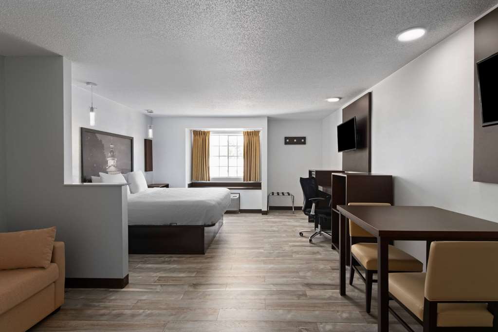 Super 8 by Wyndham Harbison Parkridge Hospital - photo 29