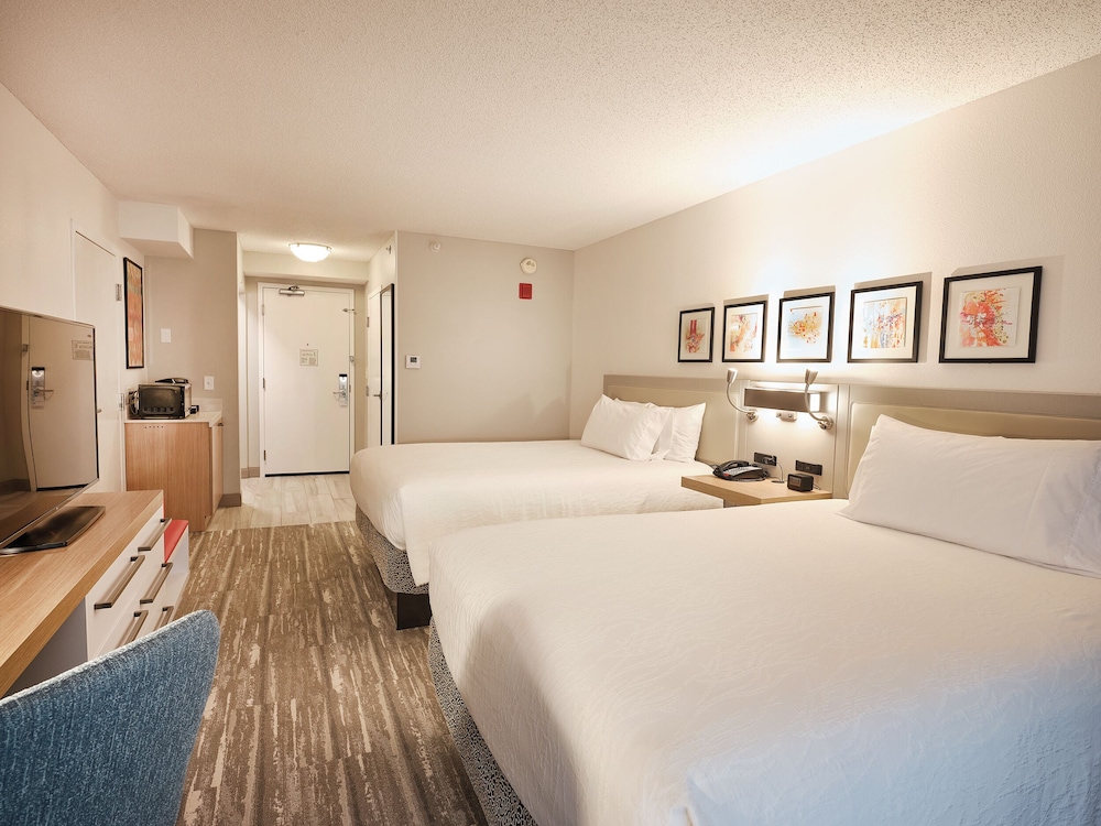 Hilton Garden Inn Denver Airport - photo 6