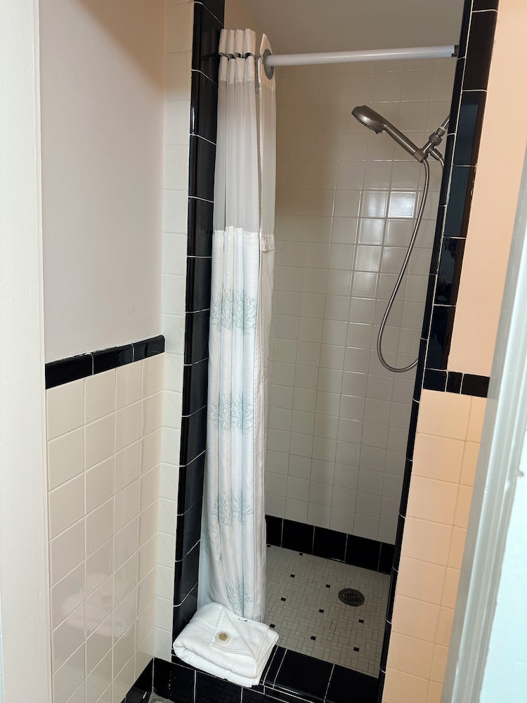 Vineyard Harbor Motel Private Beach - photo 286