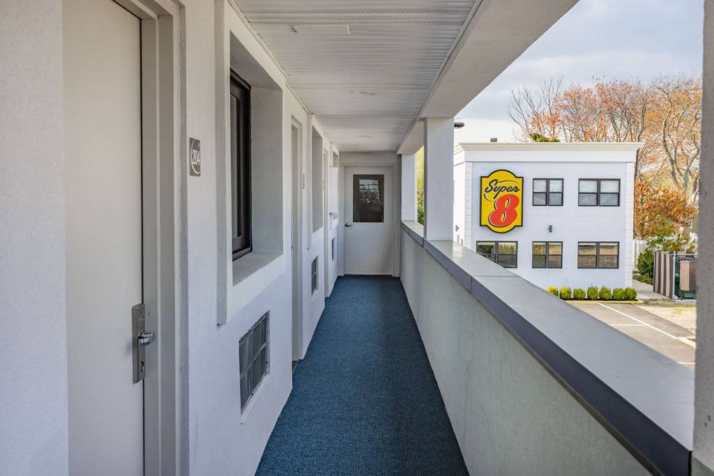 Super 8 by Wyndham Lindenhurst - photo 29