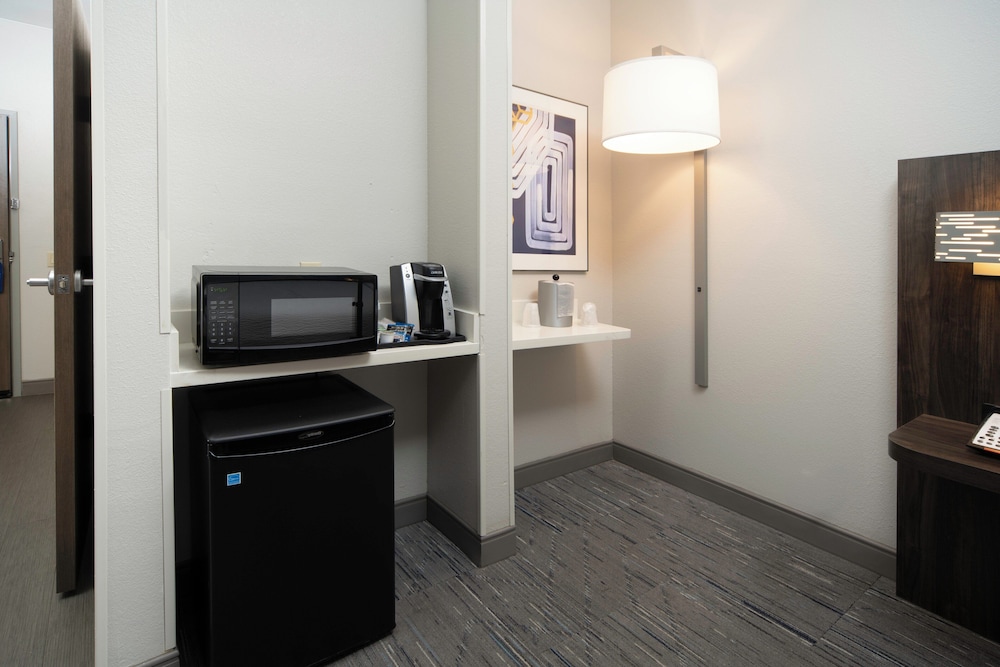 Holiday Inn Express Hotel & Suites Canyon by IHG - photo 29