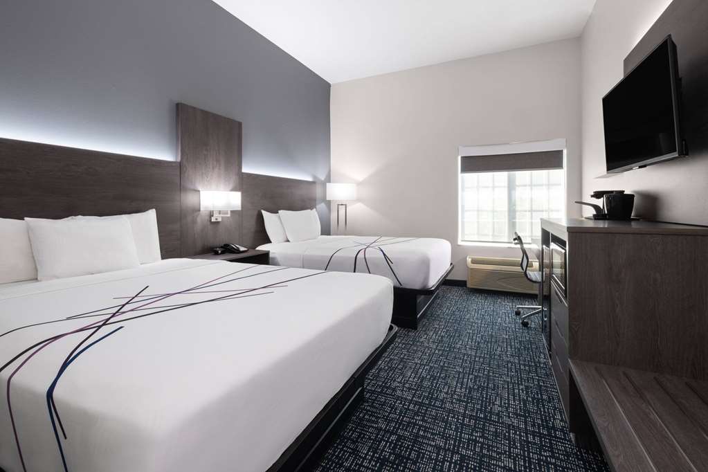 La Quinta Inn & Suites by Wyndham Muskogee - photo 14