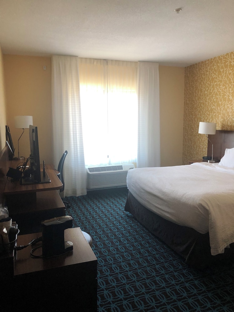 Fairfield Inn & Suites by Marriott Detroit Lakes - photo 10