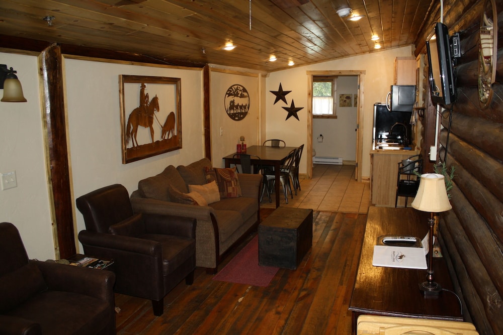 The Historic Wapiti Lodge - photo 65
