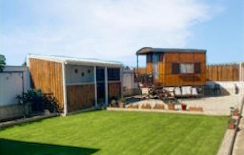 Stunning StaCaravan in Arles, France