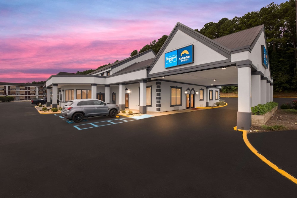 Suburban Studios Cleveland Central - photo 24