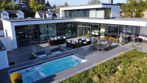 Exclusive seafront villa — 4-Star Luxury Hotel in Alesund, Norway