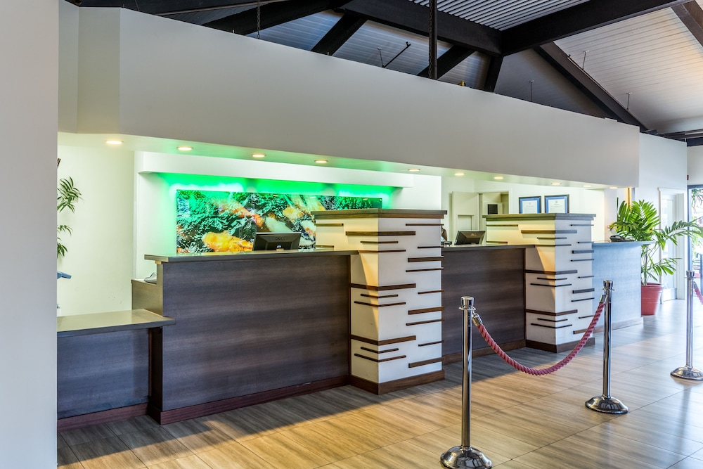 Pagoda Hotel - photo 4