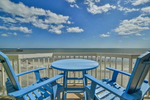 411 COV Penthouse View in Folly Beach, United States