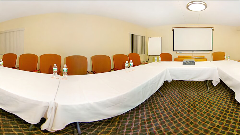 All Seasons Inn & Suites Smithfield Providence - photo 29