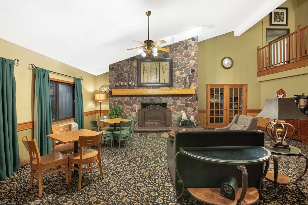 AmericInn by Wyndham Kearney - photo 4