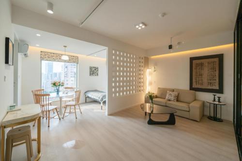 Yi Du Home with Double Views At West Nanjing Road Near Metro Cards OK — 4-Star Luxury Hotel in Shanghai, People's Republic of China