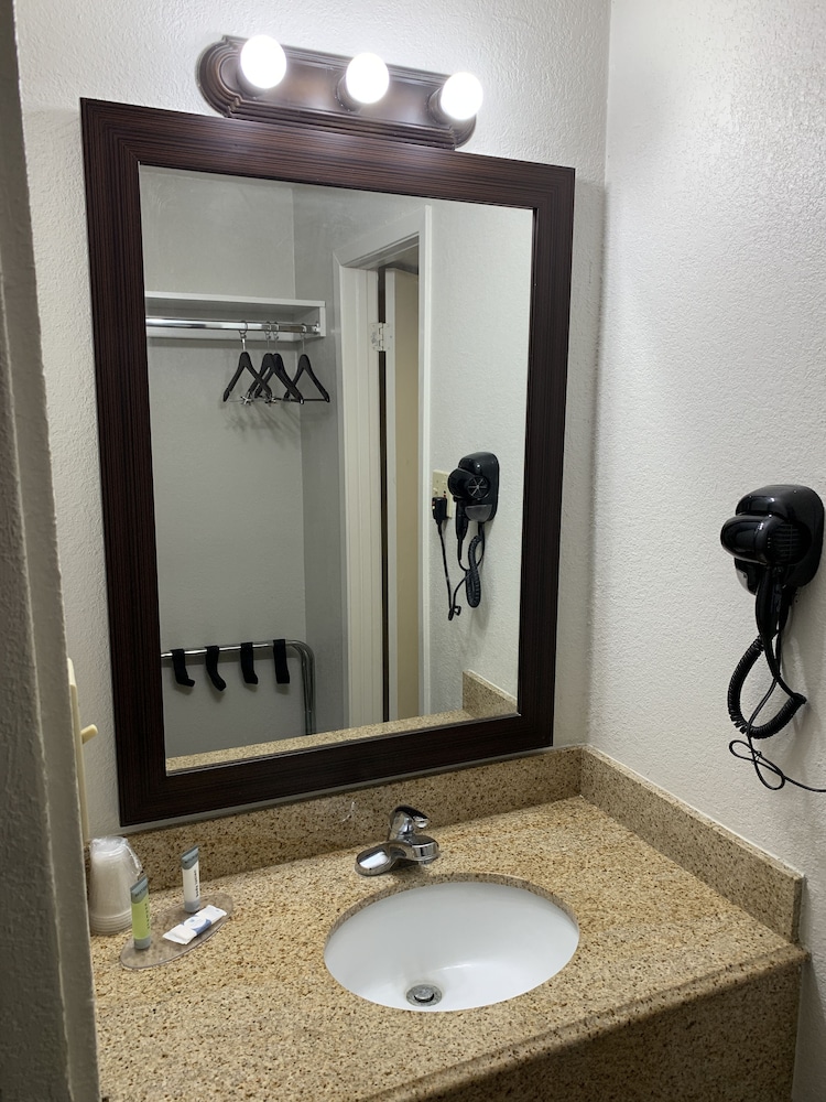 The Hotel Orange - photo 28