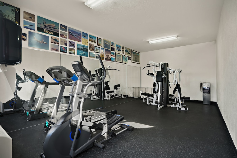 La Fuente Inn & Suites - photo 31