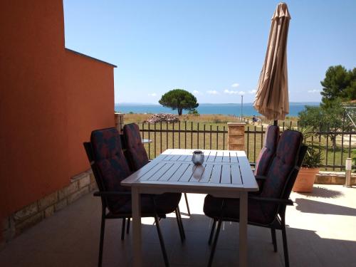Apartmani Brkić seaview apartments 100m to sand beach — 4-Star Luxury Hotel in Nin, Croatia