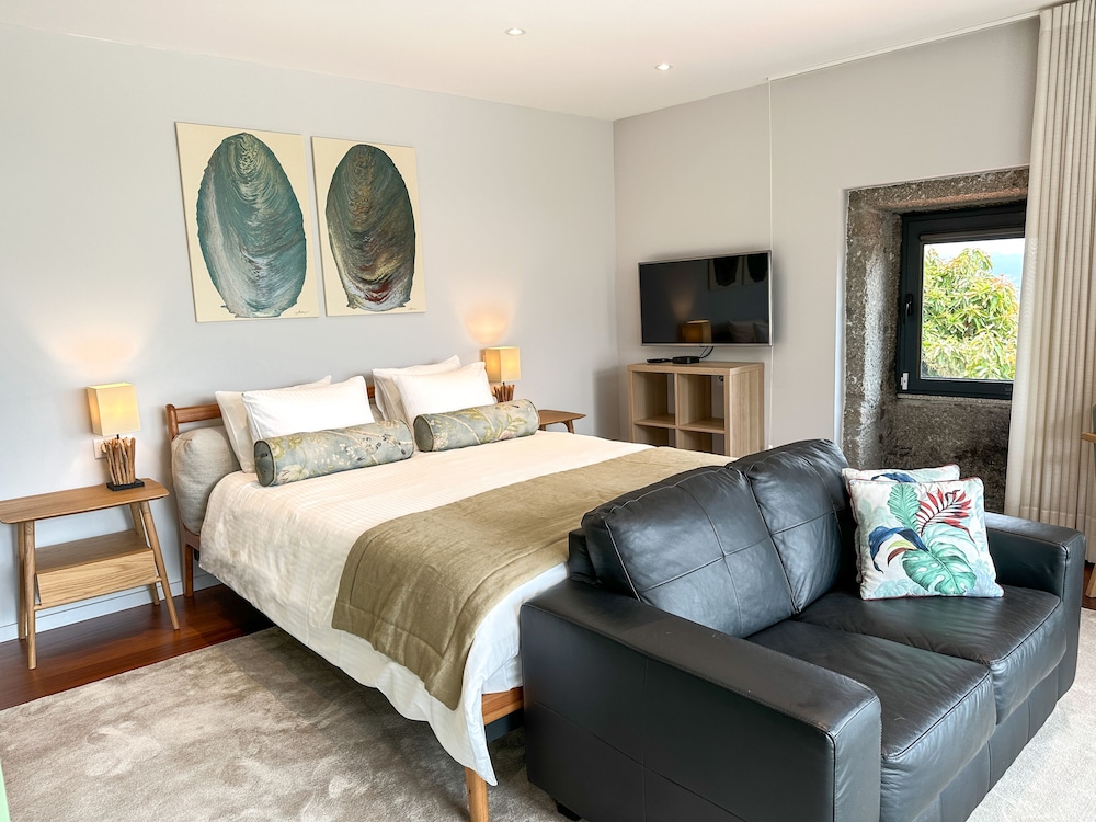 Villa Isobel — 4-Star Luxury Hotel in Vila Verde, Portugal