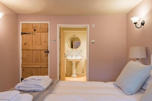 Old Post Office sleeps 4 by Bloom Stays — Faversham — photo 3