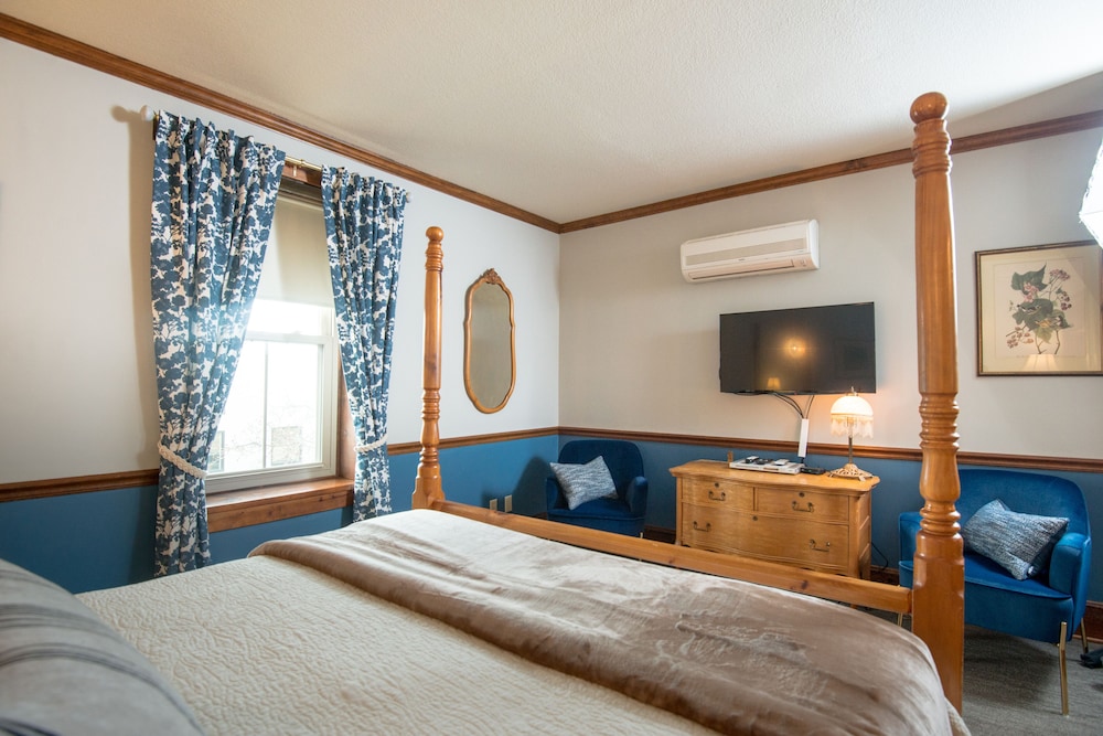 Inn at Cedar Crossing - photo 10