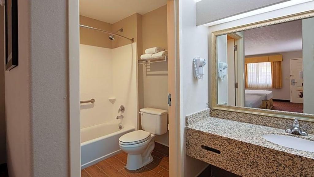 Marble Falls Inn - photo 38