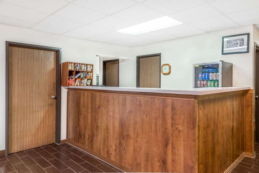 Super 8 by Wyndham Marshall - photo 3